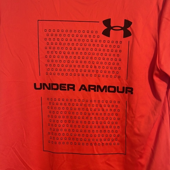 Under Armour  short sleeve shirt in red and black size Youth large - Picture 2 of 9